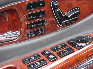 Illustration for article titled Nice Price Or Crack Pipe: 2004 Maybach 57 For $129,900?